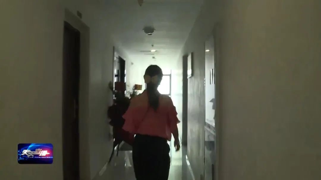 DƬ